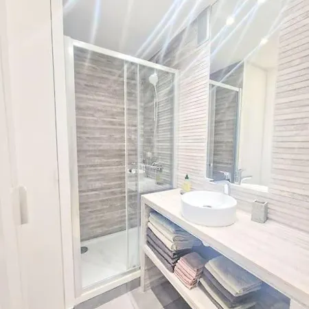 T'es Des Iles Yourhosthelper Apartment Saint-Raphael (Var)